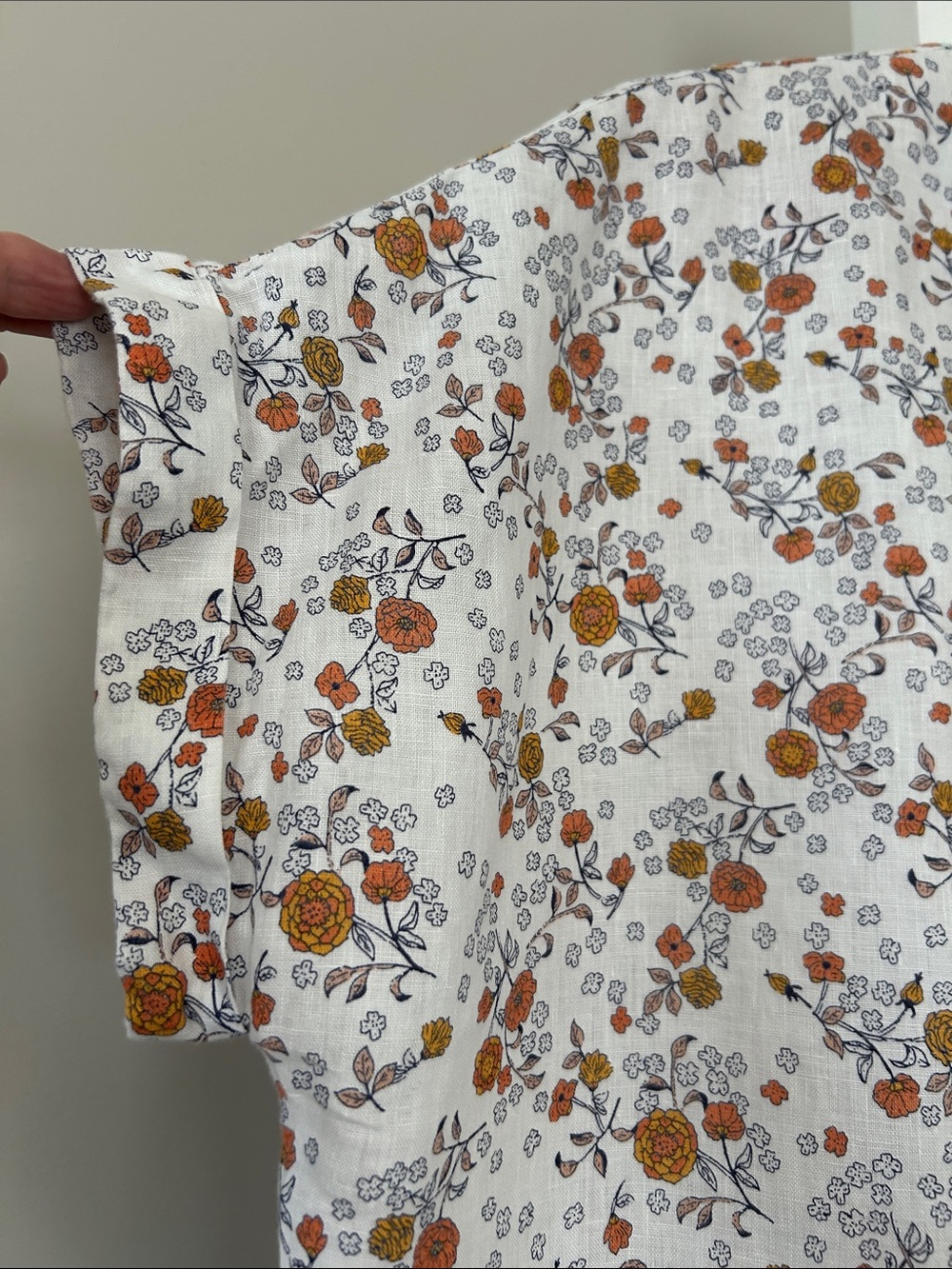 Rachel Zoe Boxy Floral Linen Blouse Sz L w MEASUREMENTS Cap Sleeves Shell Button - Picture 4 of 10